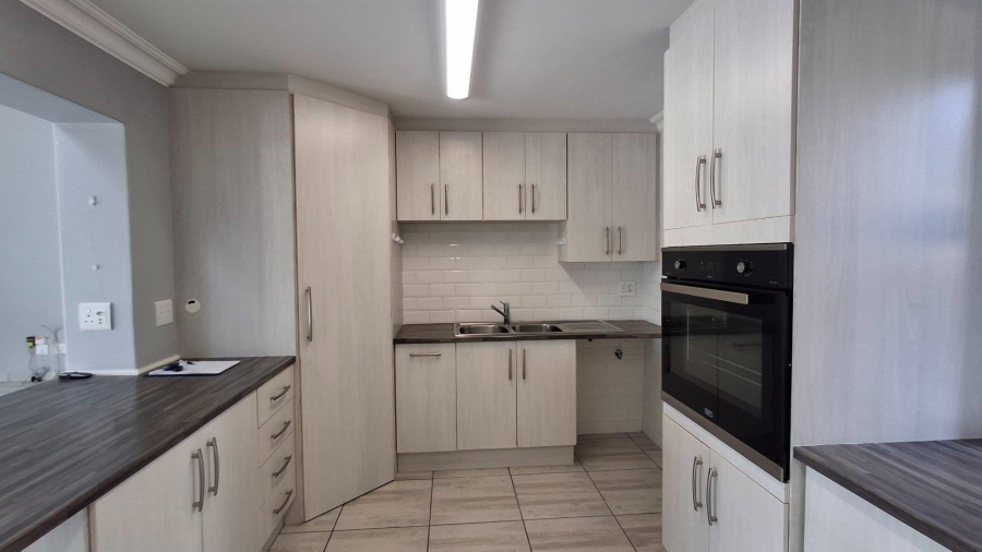 3 Bedroom Property for Sale in Hartenbos Central Western Cape